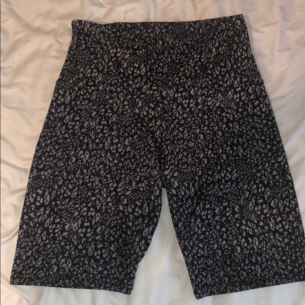 Onzie super stretchy biker shorts